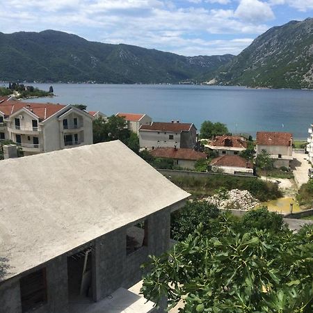 Subotic S Apartmani Risan Buitenkant foto